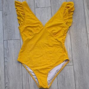 Cupshe Yellow Ruffle V-Neck One-Piece Swimsuit
